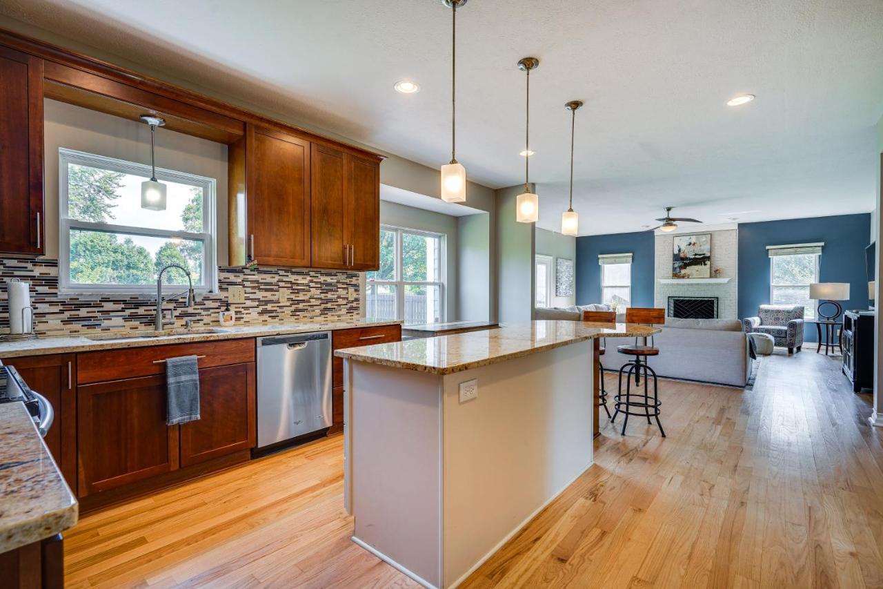 Spacious Lewis Center Home With Yard And Gas Grill! Exterior photo